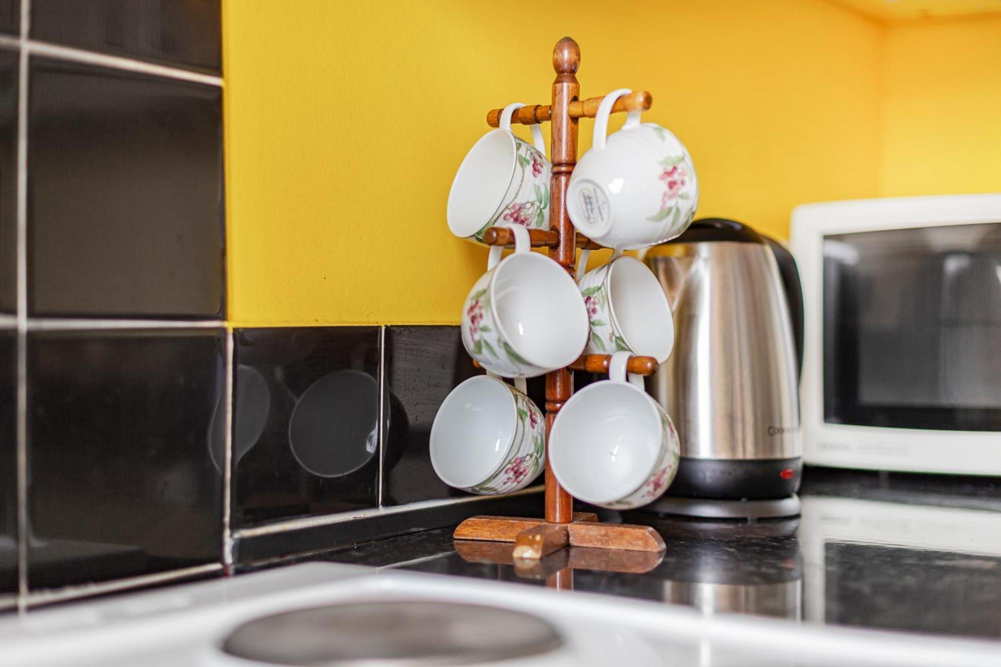 Elegant 1Br Flat With Balcony & City View, Walworth Лондон Екстер'єр фото